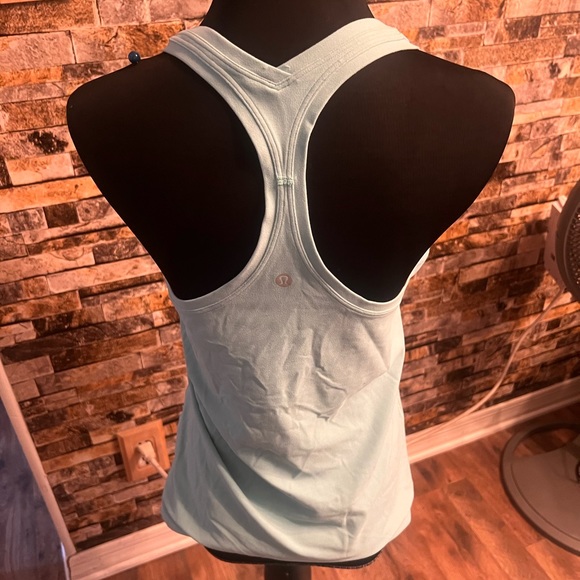 Lululemon tank - Picture 2 of 2